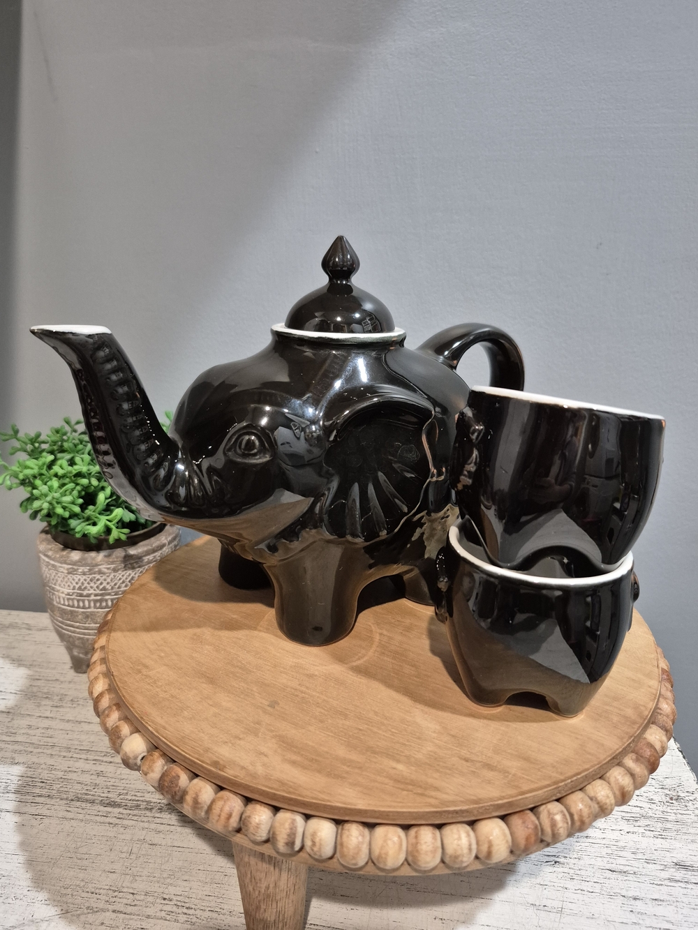Mint Black Ceramic Elephant Teapot & 4 Cups Set – Vintage Style